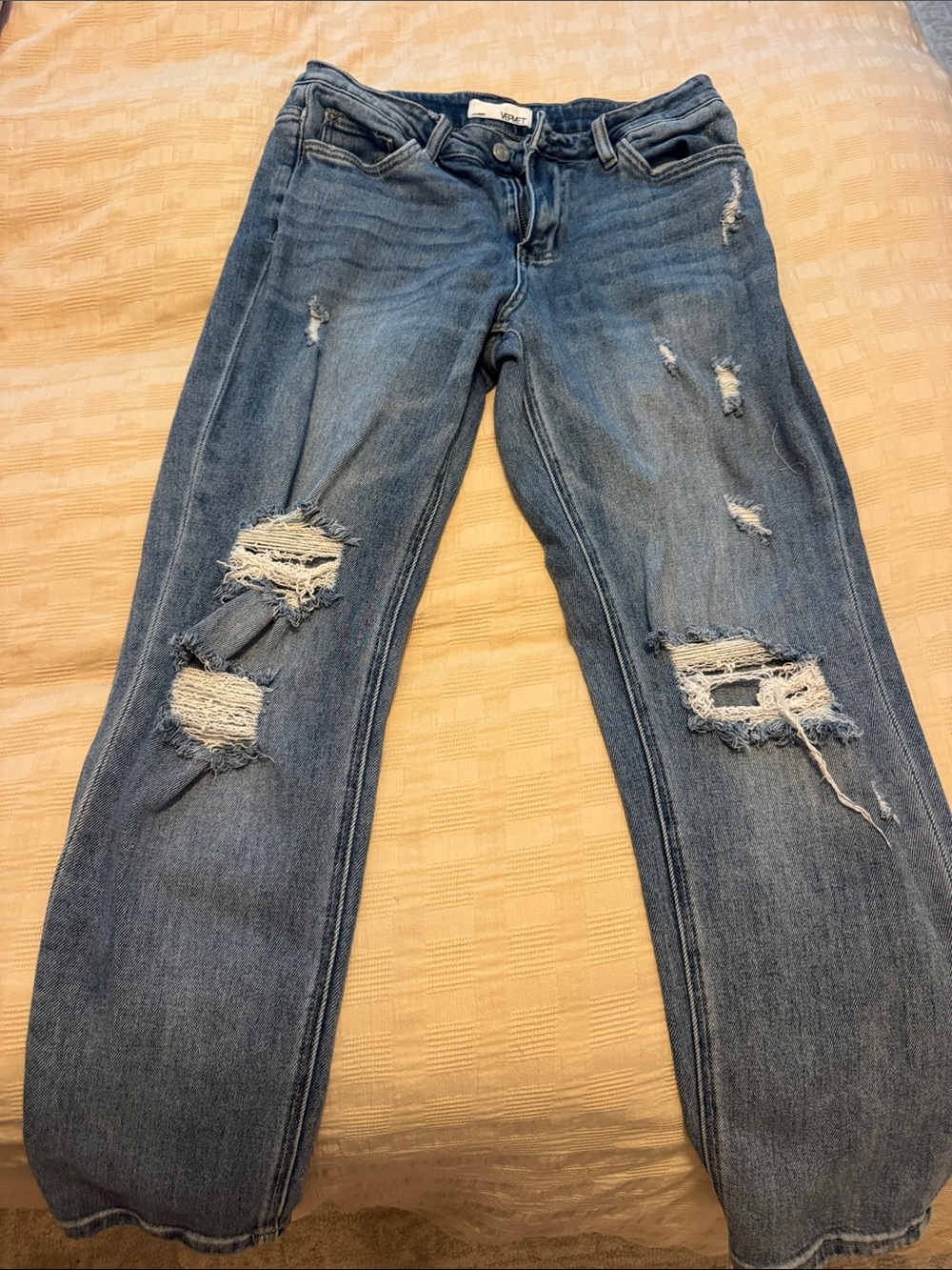 Relaxed Boyfriend Jeans in Distressed Blue - Casual Ripped Denim